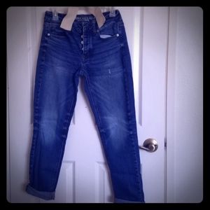 American Eagle tomgirl lightly distressed jeans